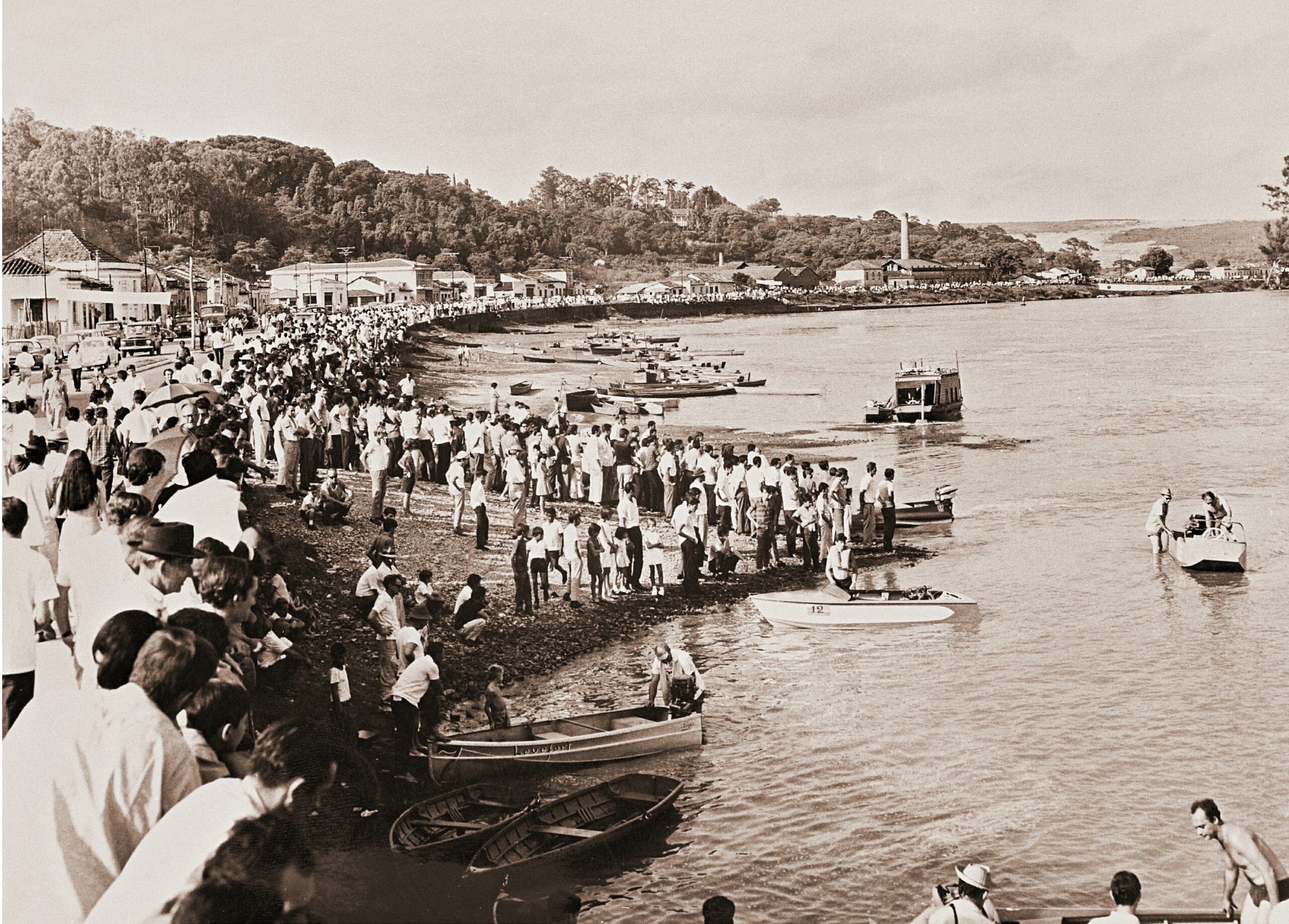 Exposição “Piracicaba e o pescador de imagens”